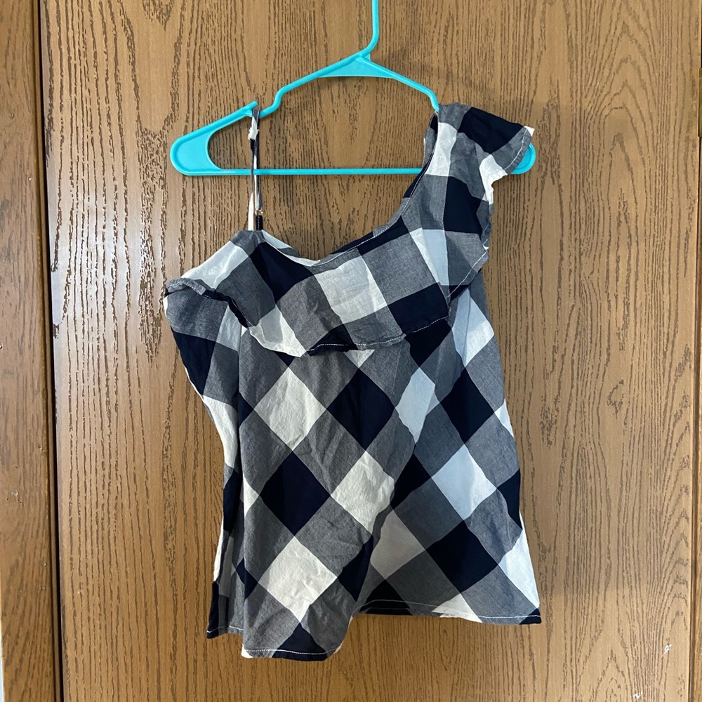 Black and white ruffled tank